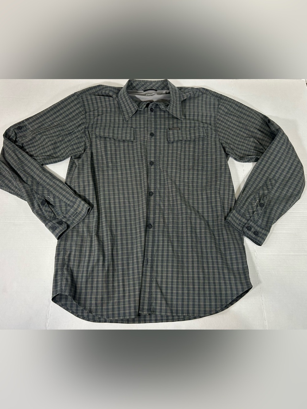 Columbia Men's Gray Plaid Button-Down Titanium Fishing Outdoor Shirt